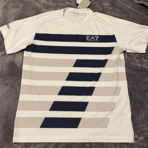 Ea7 tshirt  very stretchy